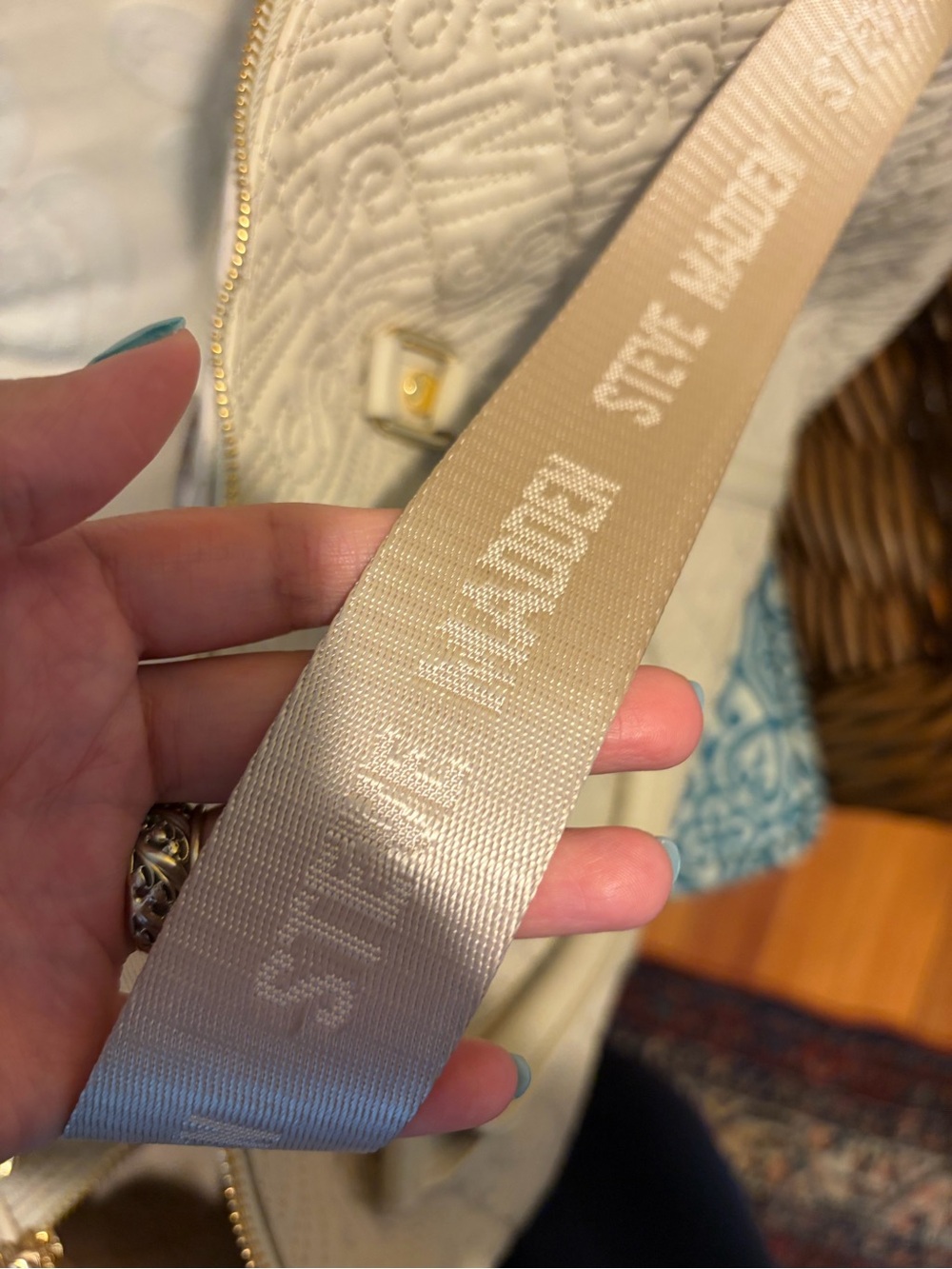 Steve Madden Cream Quilted Luggage Tag Weekender - Picture 8 of 12